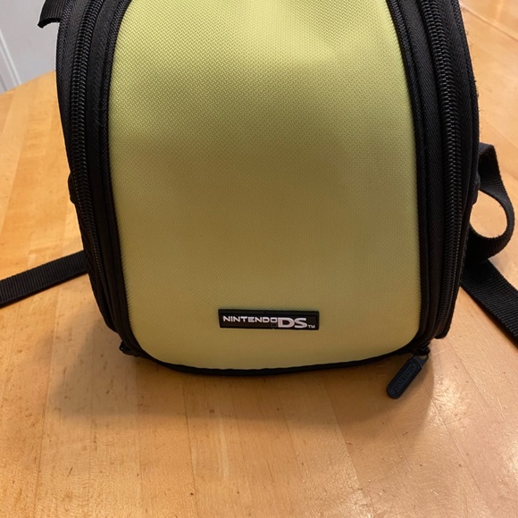 Nintendo DS Mini Backpack Case - Picture 2 of 7